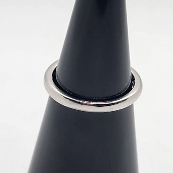 Sterling Silver Cubic Zirconia Solitaire Ring (4.75) - Picture 5 of 7